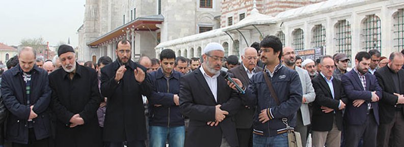 KUTUP İÇİN GIYABİ CENAZE NAMAZI